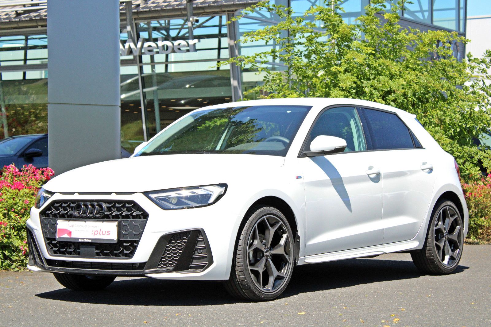 Audi A1 Sportback 25TFSI S-line Black - Samsaru's Car Outlet