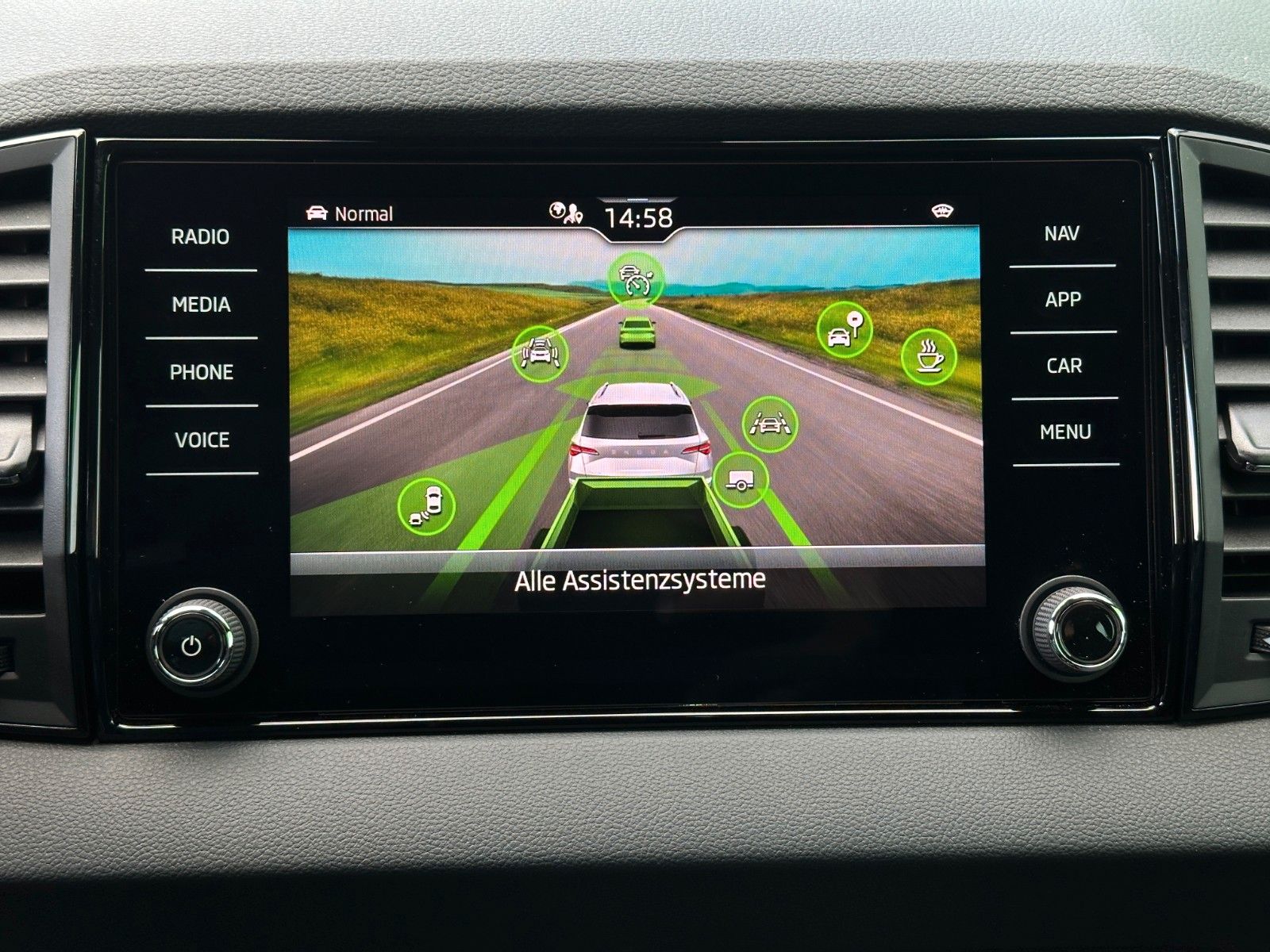 Skoda 150PS 4x4 DSG Sportline Matrix NAVI eHK LM18"AHK