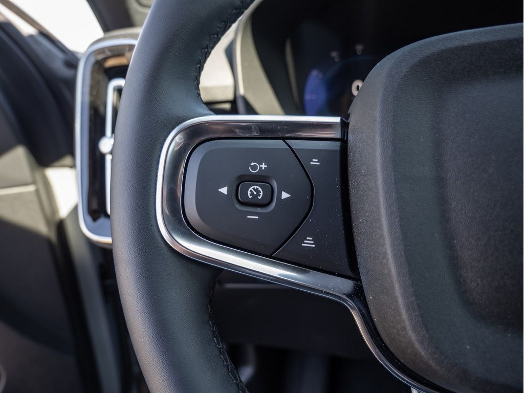 Volvo XC40 2.0 Plus Dark - Samsaru's Car Outlet