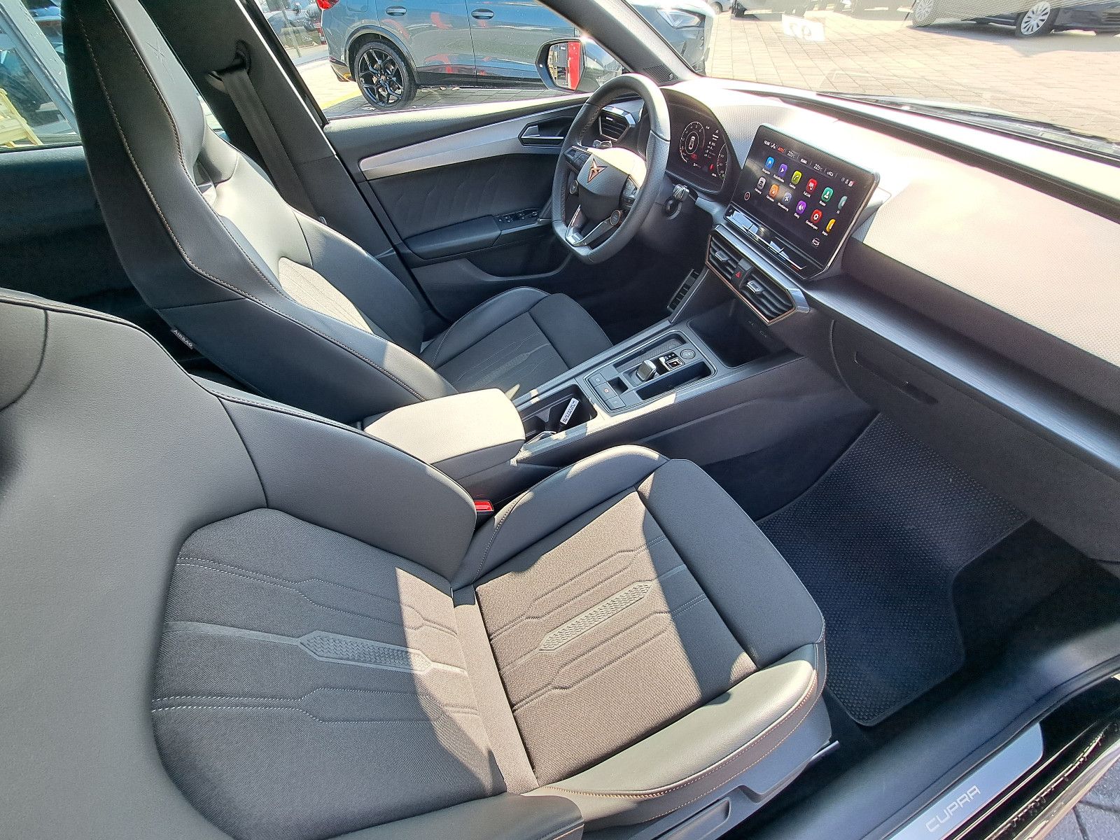 Cupra Leon VZ 2.0 TSI 310 PS 4Drive DSG - Samsaru's Car Outlet