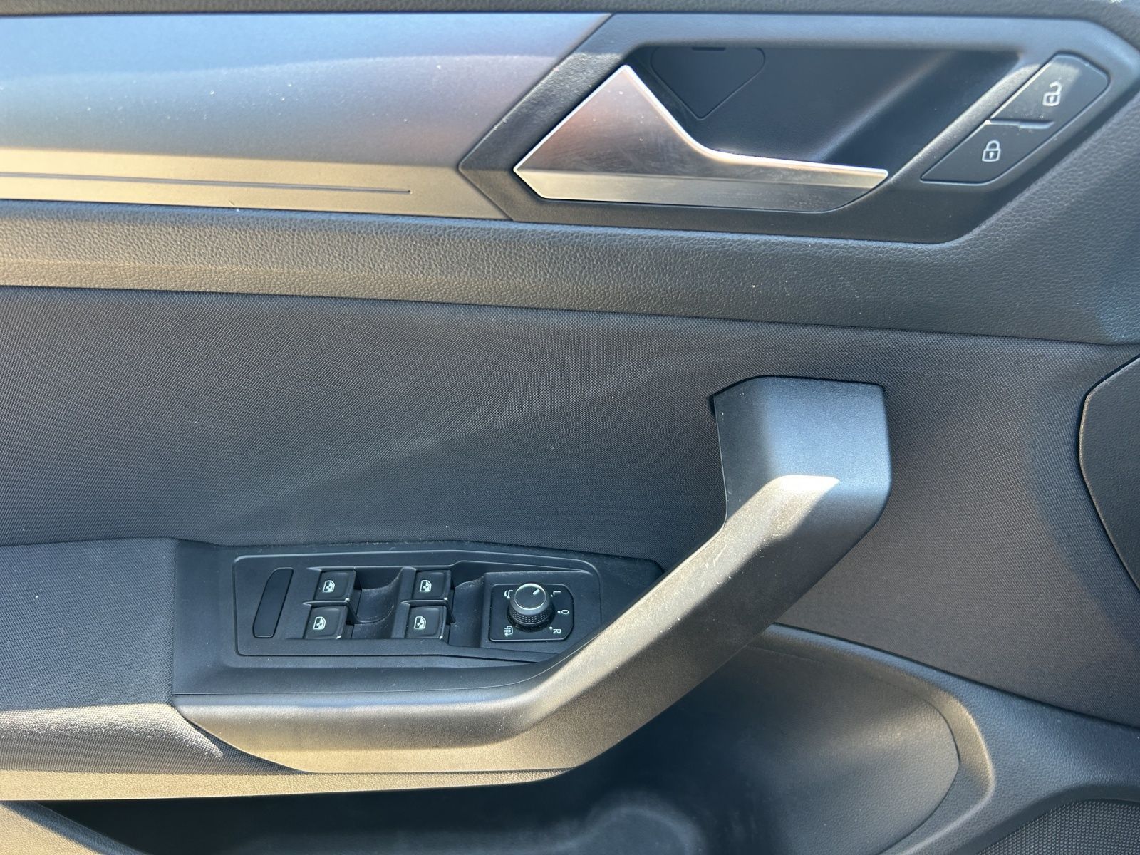 Volkswagen T-Roc 1.5 TSI Style DSG - Samsaru's Car Outlet