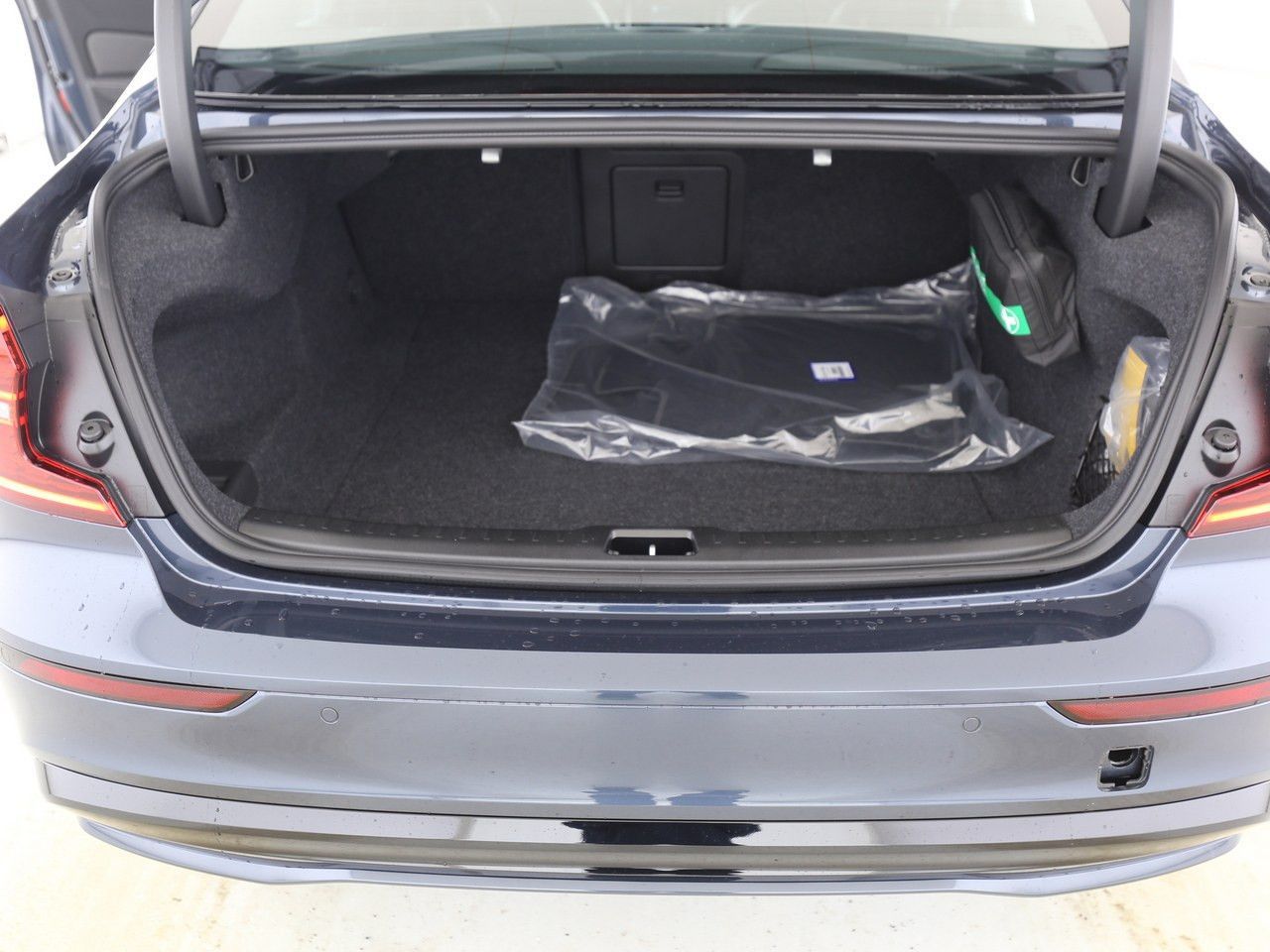 Volvo S60 T8 AWD Recharge Ultimate LED SD NAVI 19LM