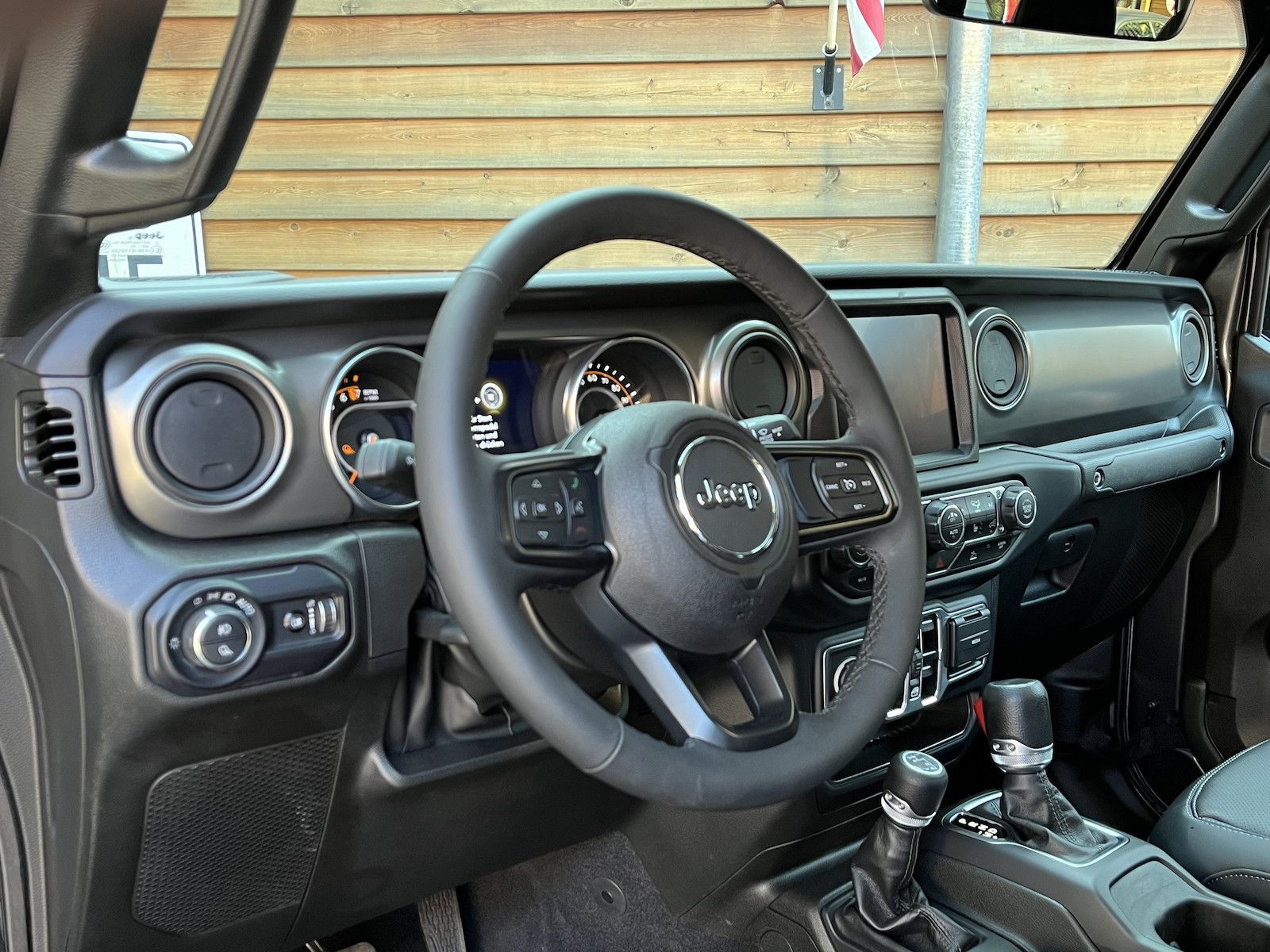 Jeep Gladiator 3,6l WILLYS 4x4 CarPlay AHK ALPINE LPG