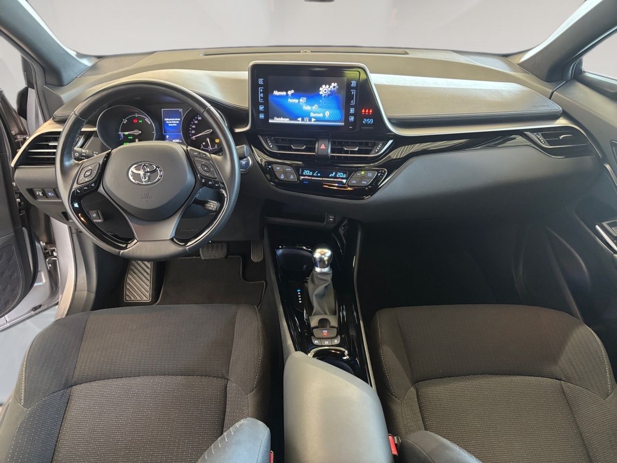 Toyota C-HR Hybrid Club - Samsaru's Car Outlet