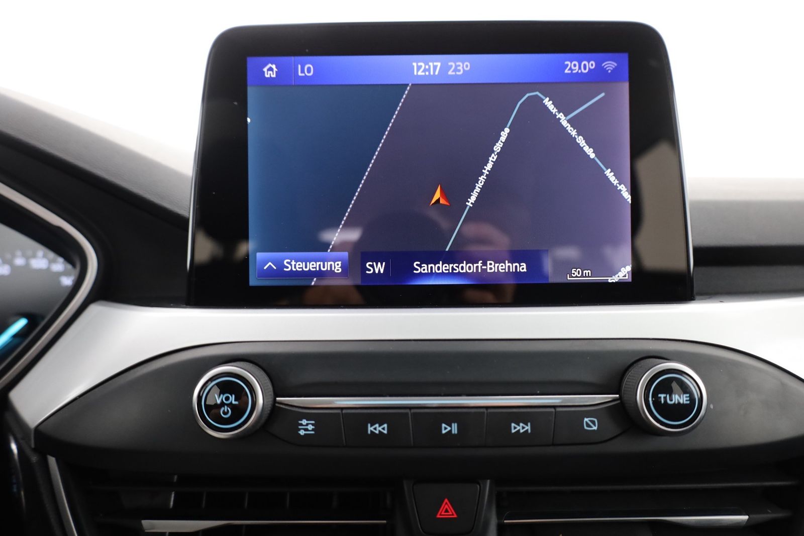 Ford Focus Turnier 2.0 EcoBlue Aut. - Samsaru's Car Outlet