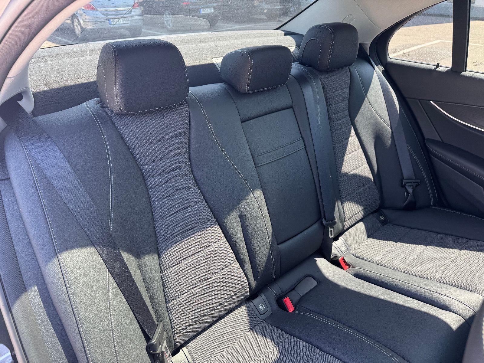 Mercedes-Benz E 220 d - Samsaru's Car Outlet