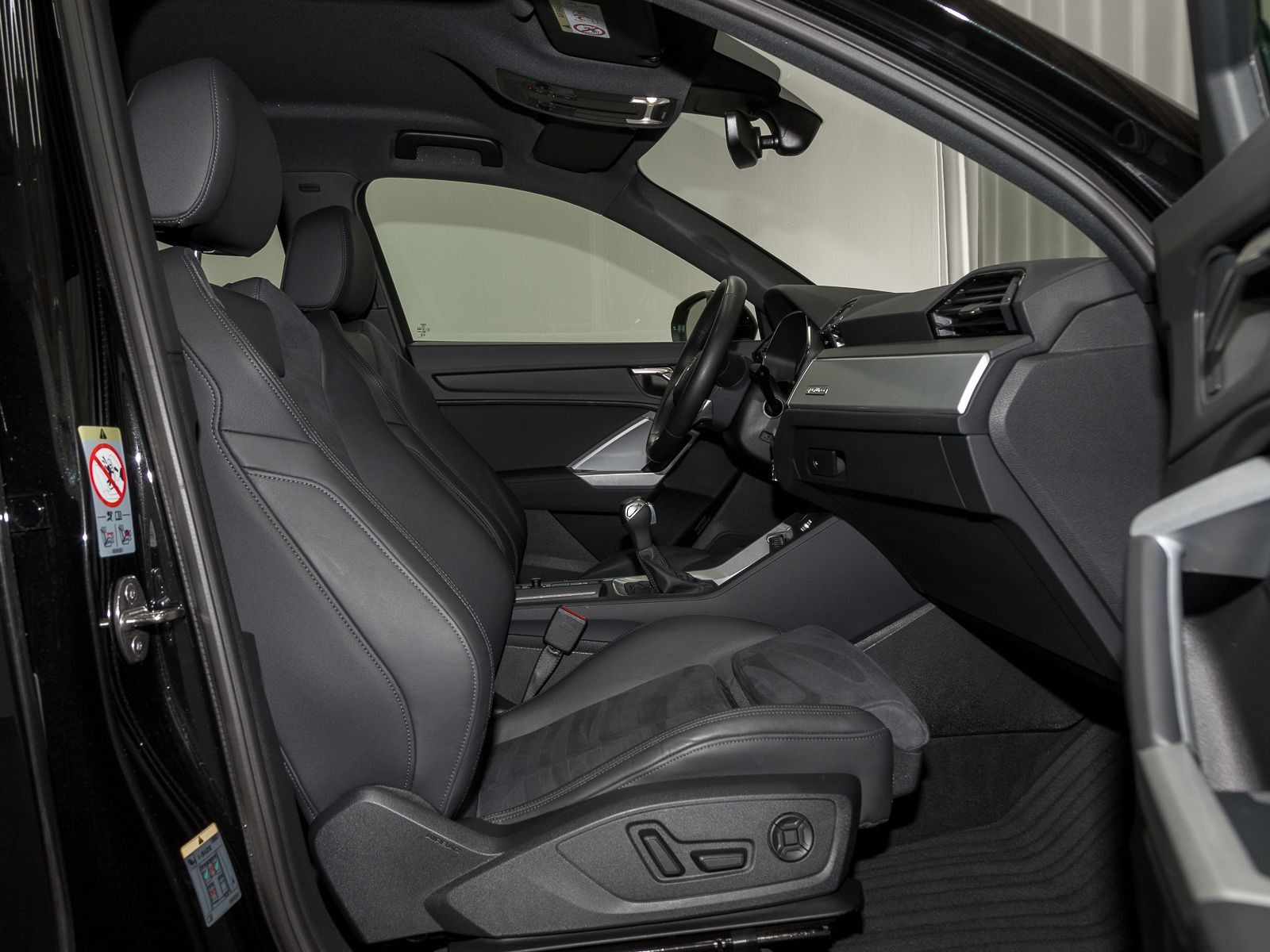 Audi Q3 35 TDI Q S LINE - Samsaru's Car Outlet