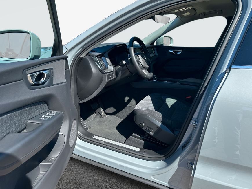 Volvo XC60 B5 B AWD Core GJR SiH AHK FIS