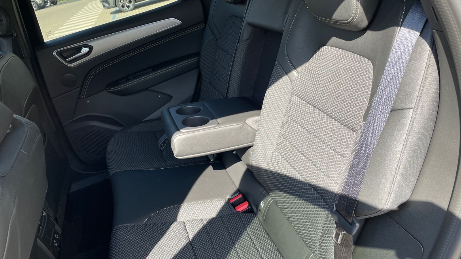 Renault Arkana TECHNO Mild Hybrid - Samsaru's Car Outlet