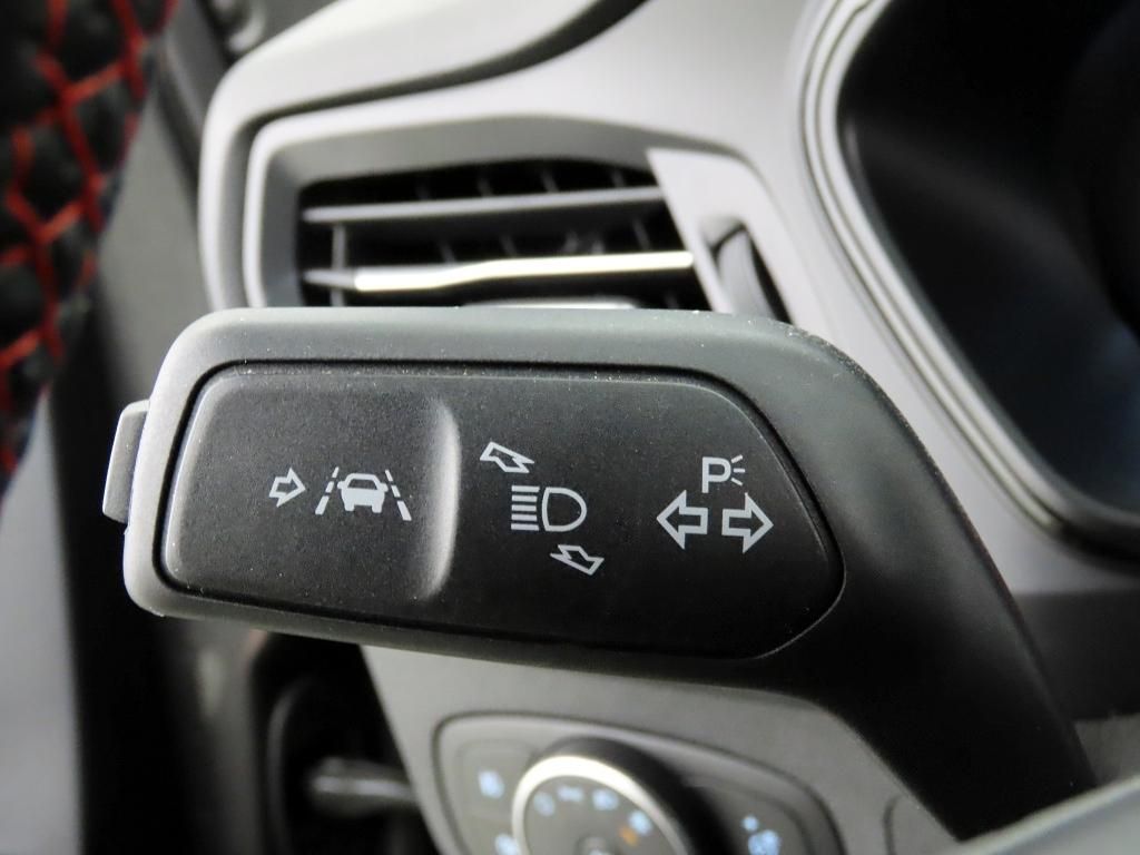 Ford Focus 1.0 M-Hybrid Aut. ST-Line iACC+Kam+LED+SHZ