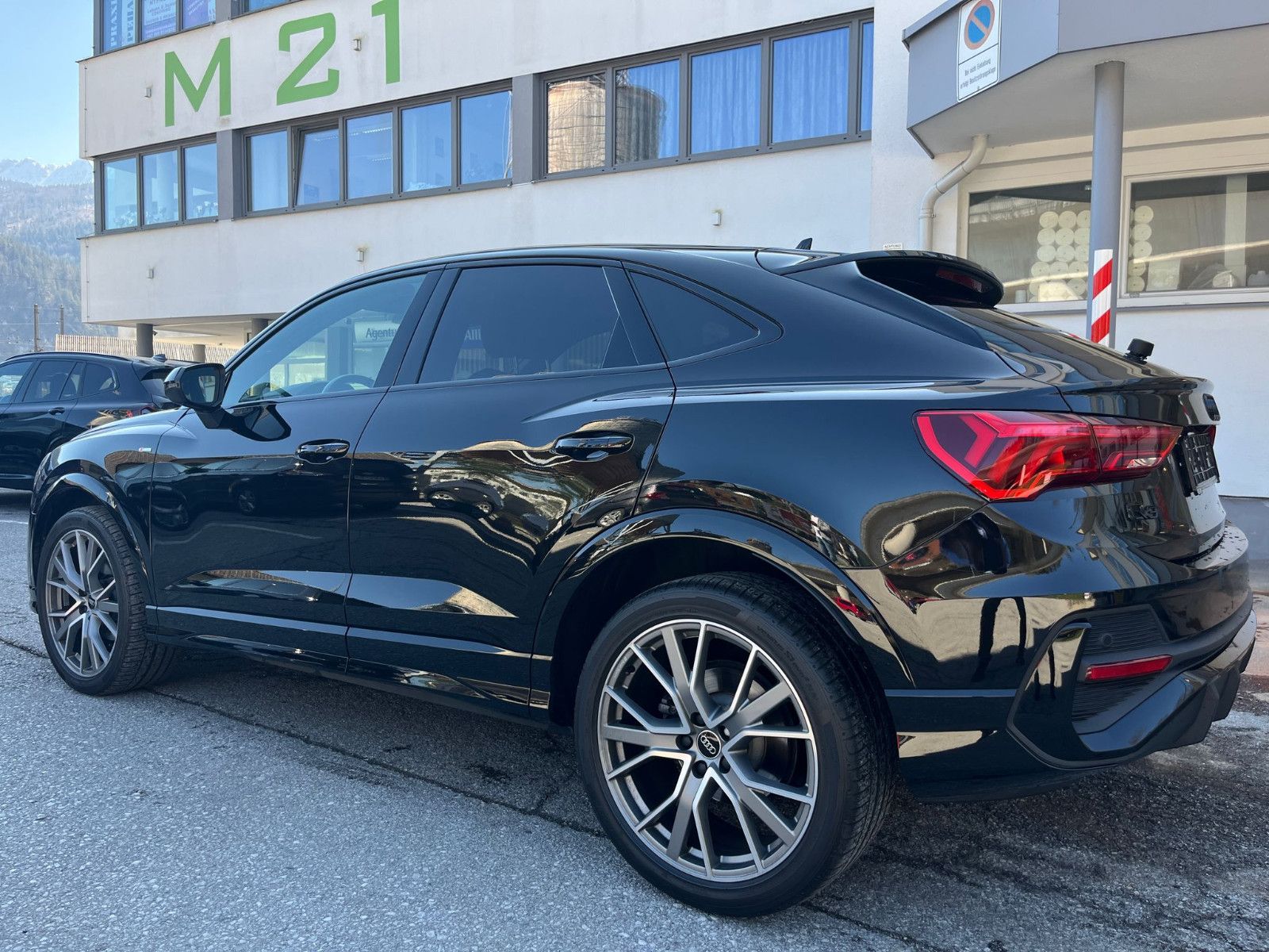 Audi Q3 35 TDI Sportback S line - Samsaru's Car Outlet