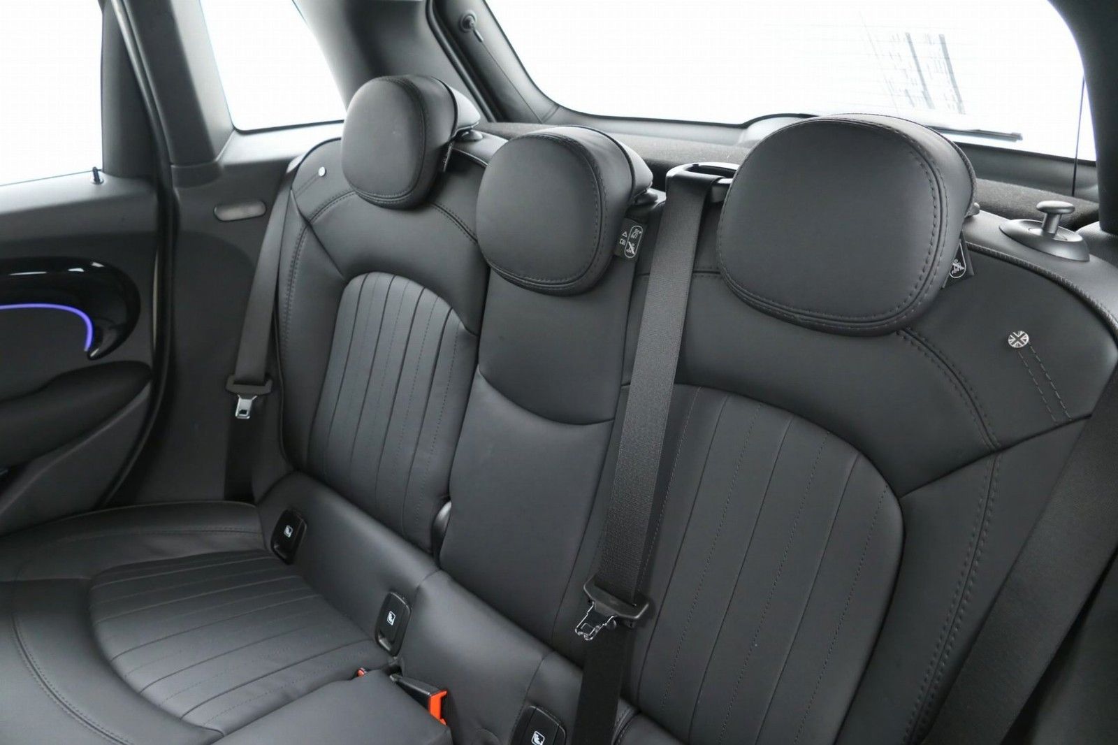 MINI Cooper Yours Trim Aut. - Samsaru's Car Outlet