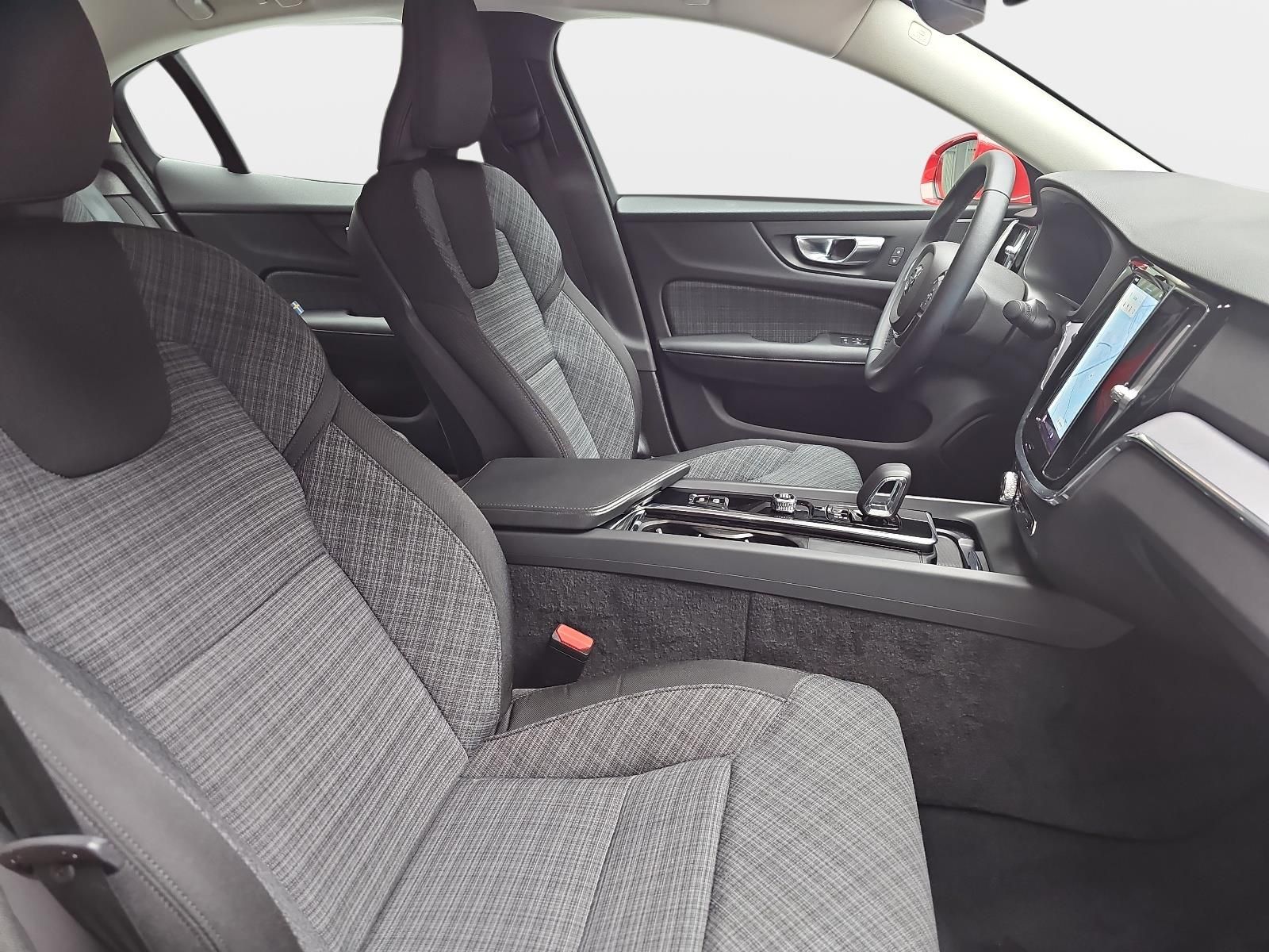 Volvo S60 B4 AUTO. CORE NAVI LED GOOGLE KAMERA LM17