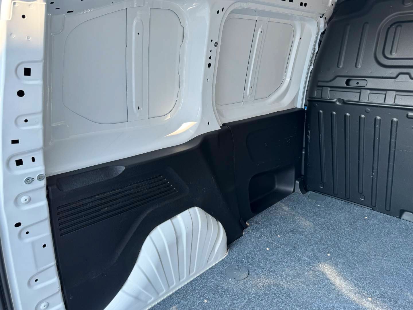 Opel COMBO CARGO 1.5D AT8 - Samsaru's Car Outlet