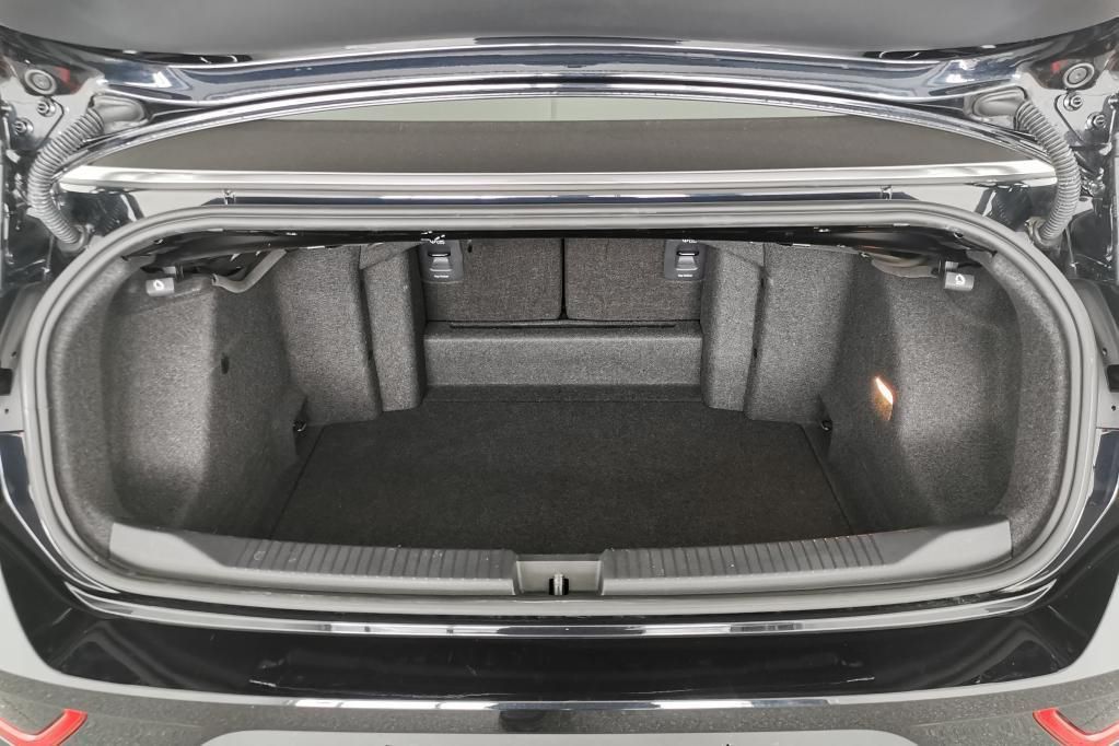 Volkswagen T-Roc Cabriolet Style 1.5 TSI - Samsaru's Car Outlet