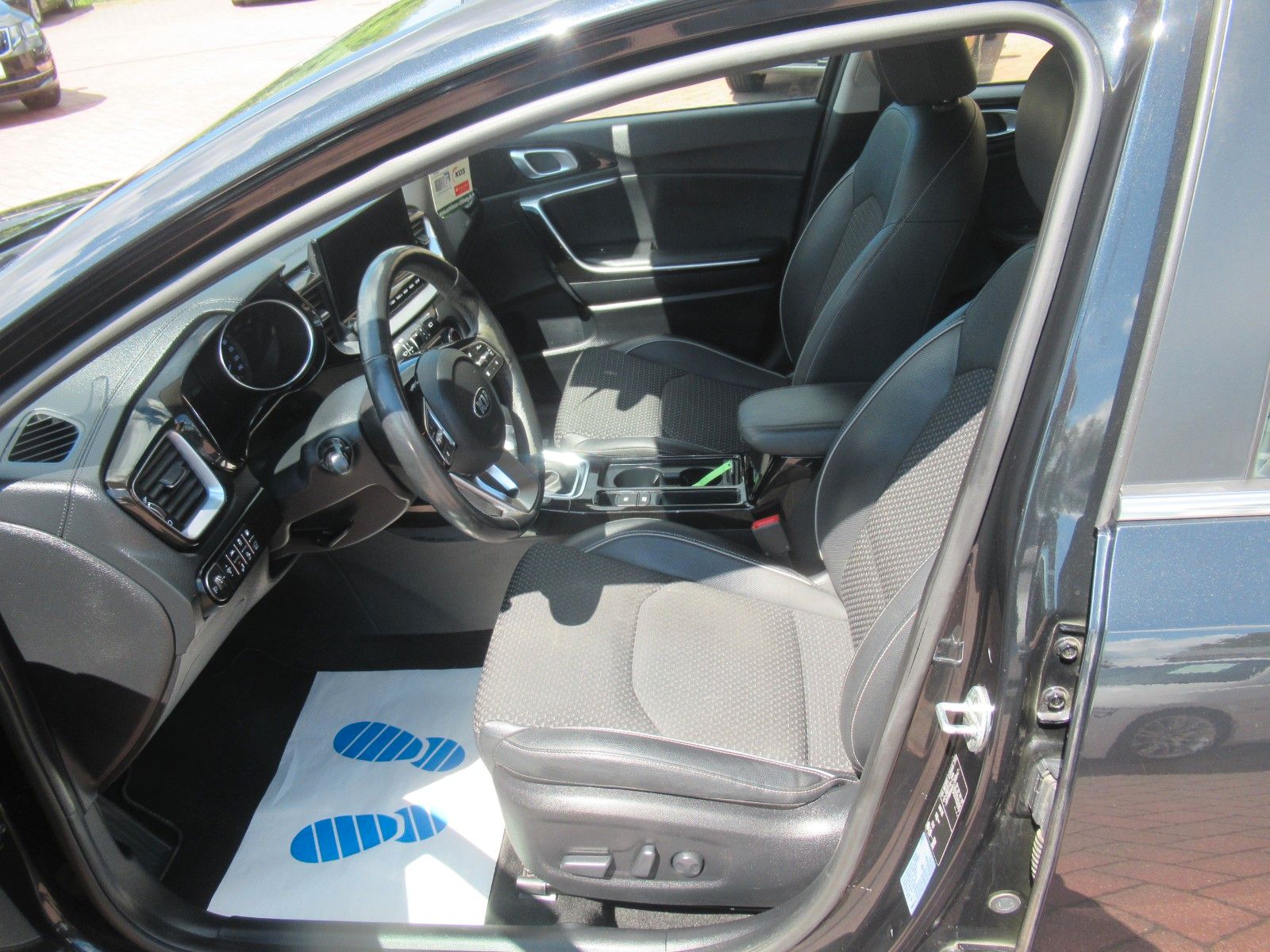 Kia cee'd SW 1.6 GDI DCT Spirit - Samsaru's Car Outlet