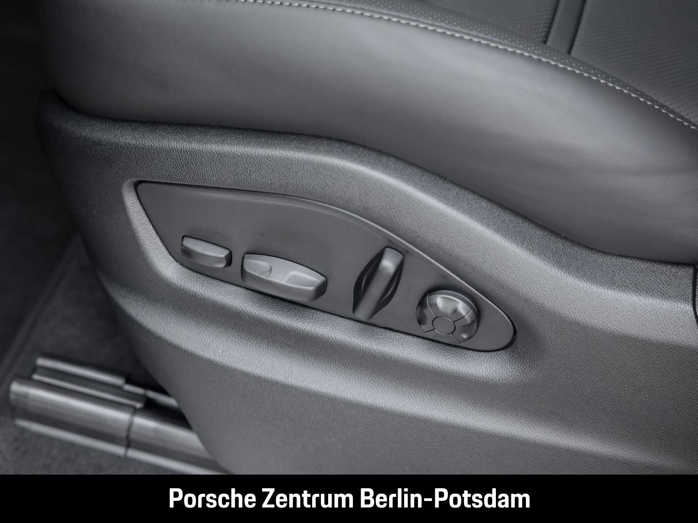 Porsche Cayenne S Sportabgas Surround-View LED-Matrix