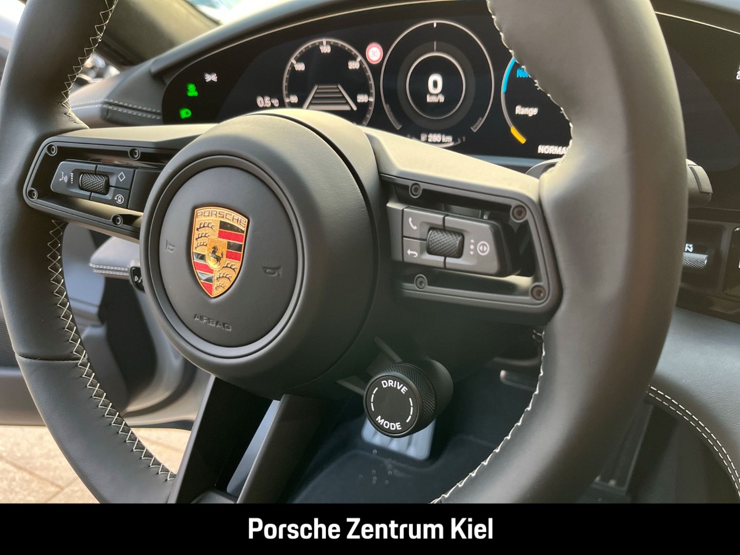 Porsche Taycan GTS HA-Lenkung InnoDrive Head-Up BOSE