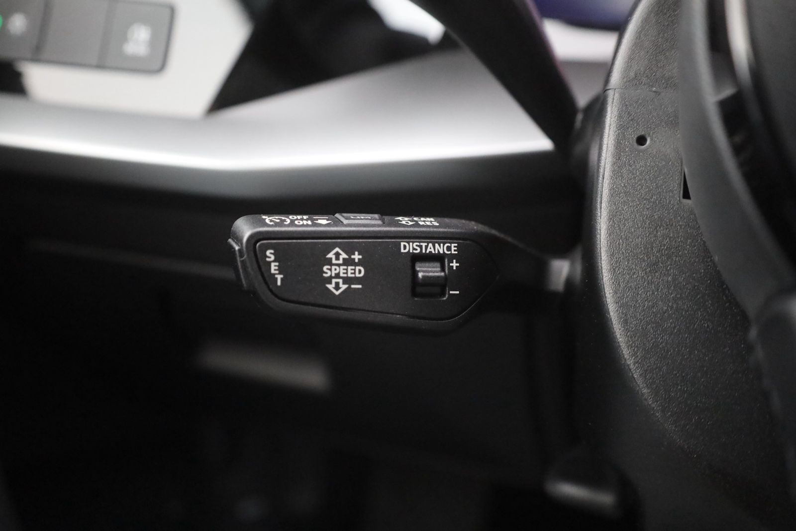 Audi A3 35 TDI Limousine LED Navi Sitzheizung DAB AHK