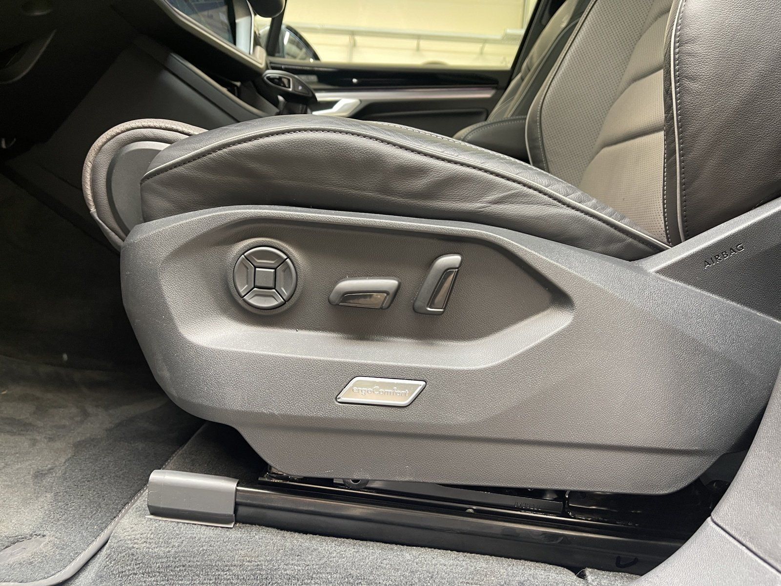 Volkswagen Touareg 3.0 V6 TDI 4Motion R-Line Pano R-Line LM