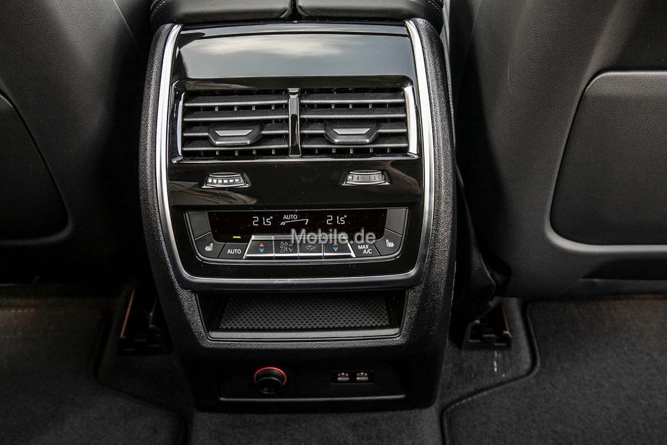BMW X5 xDrive50e M Sport 360 HUD SHZ AHK Pano har/ka