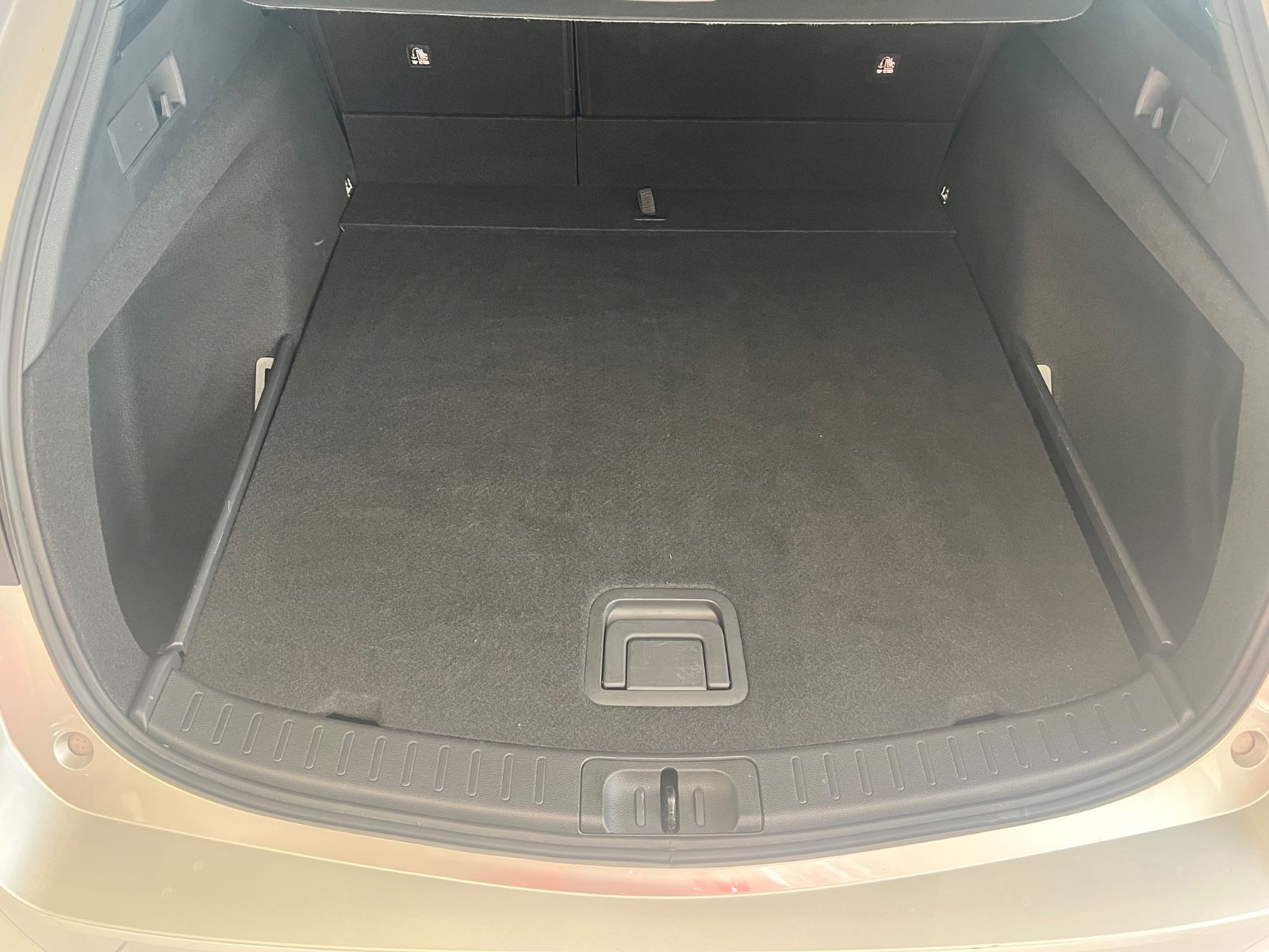 Toyota Corolla TS 1.8 Hybrid Business Edition - Samsaru's Car Outlet