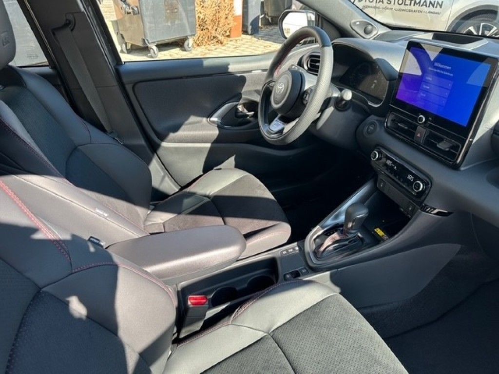 Toyota Yaris Hybrid 130 1.5 VVT-i GR SPORT (XPA1)