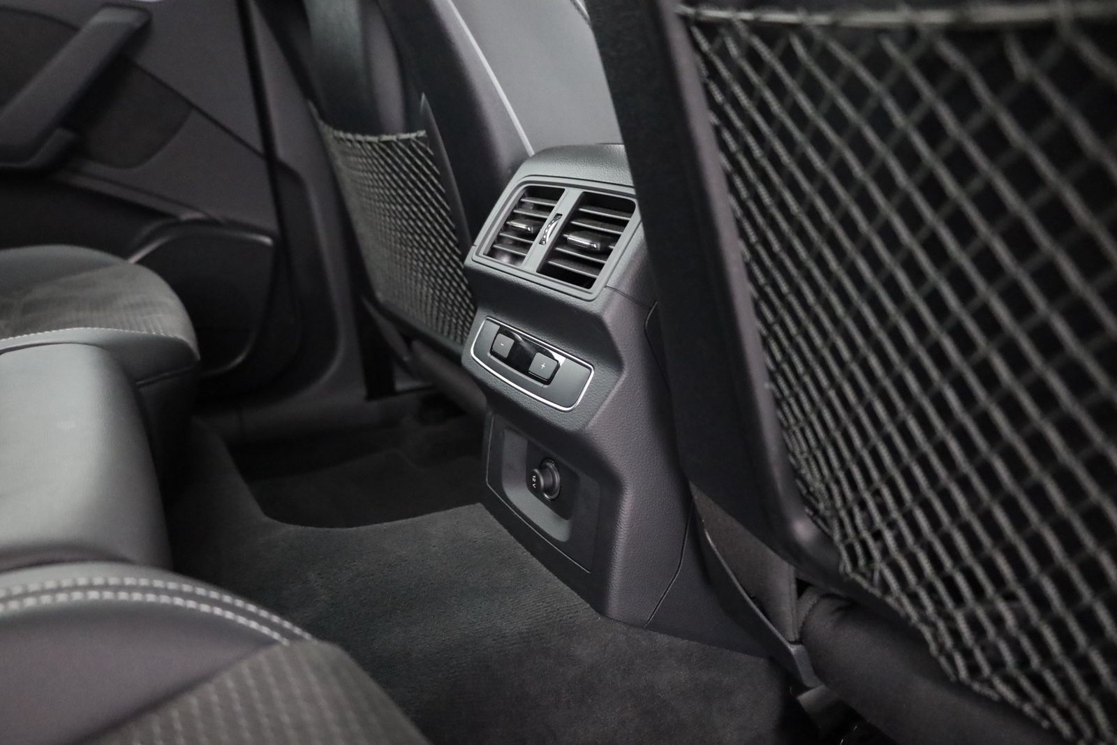 Audi Q5 55 TFSIe 2x S-Line quattro - Samsaru's Car Outlet