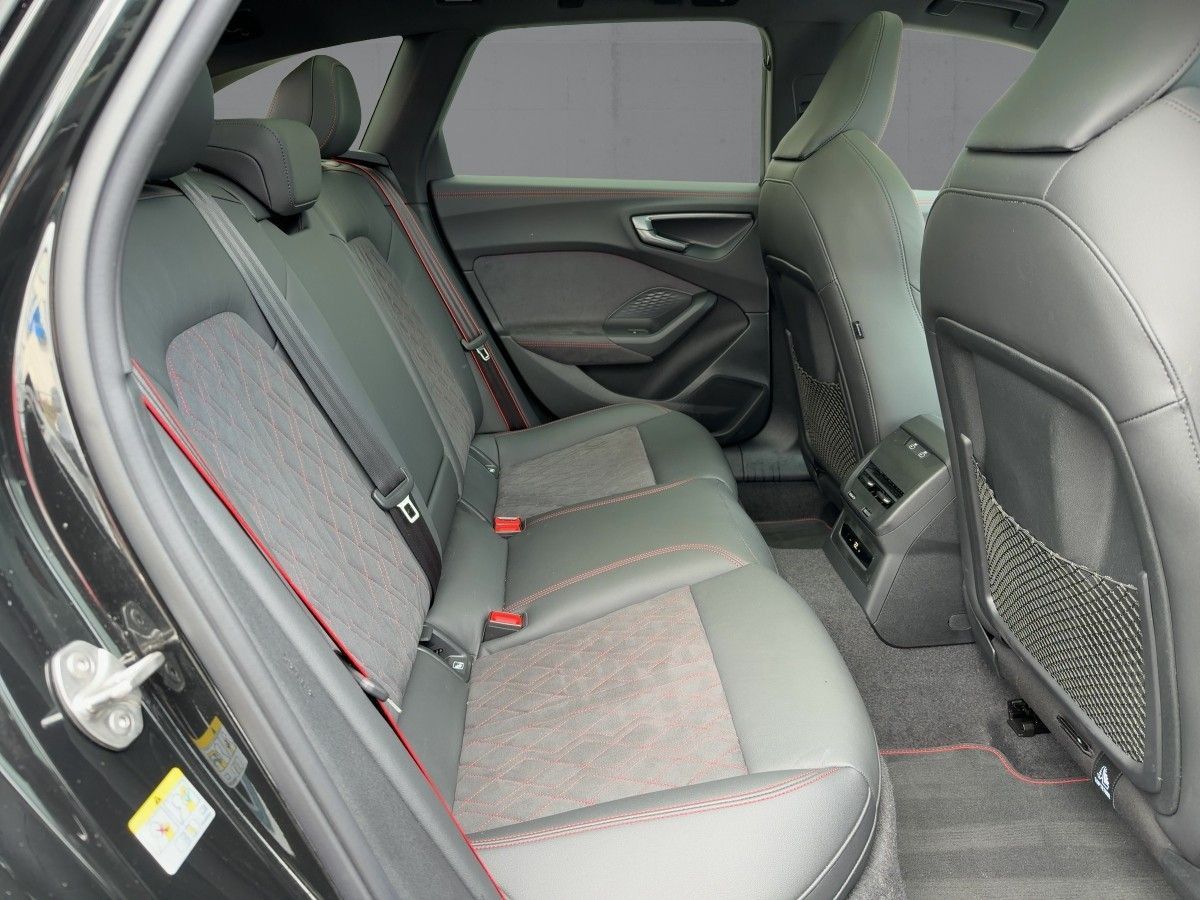 Audi A5 Avant e-hybrid 220kW S-LINE MATRIX+AHK+PANO