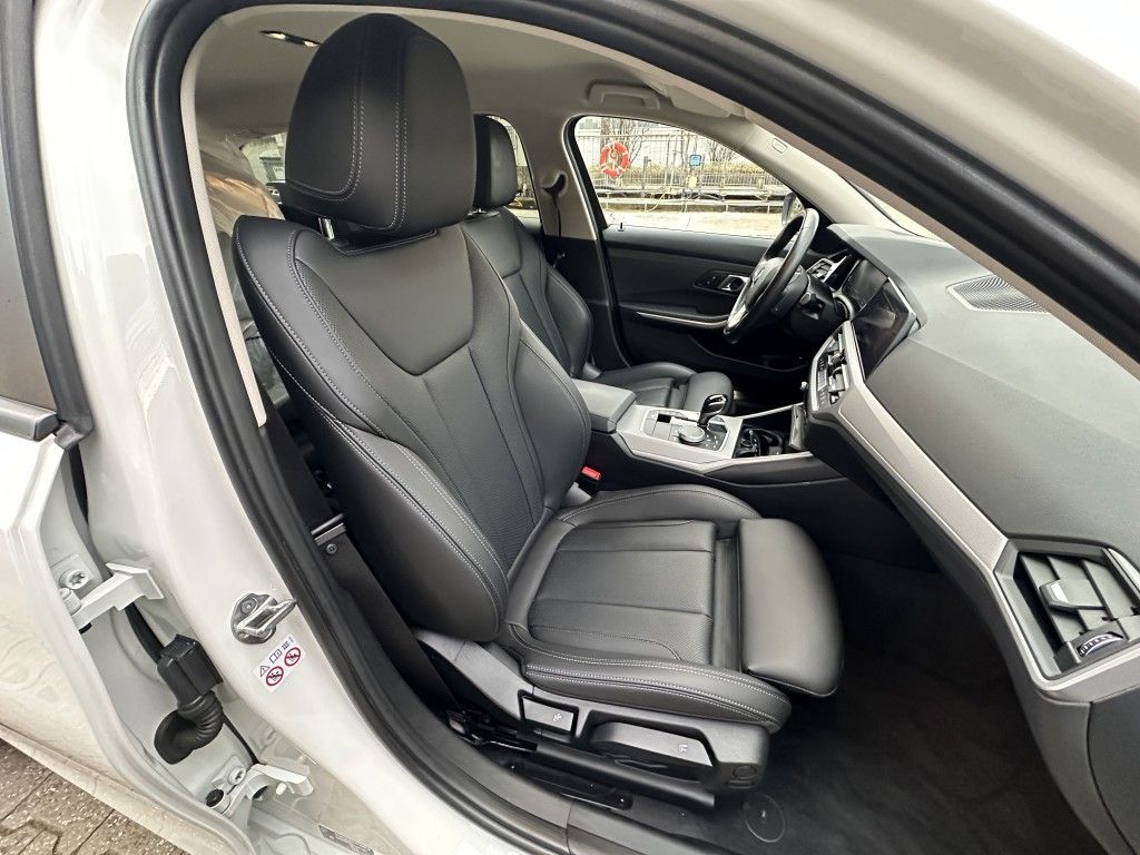 BMW 330 e Touring Aut. Advantage - Samsaru's Car Outlet