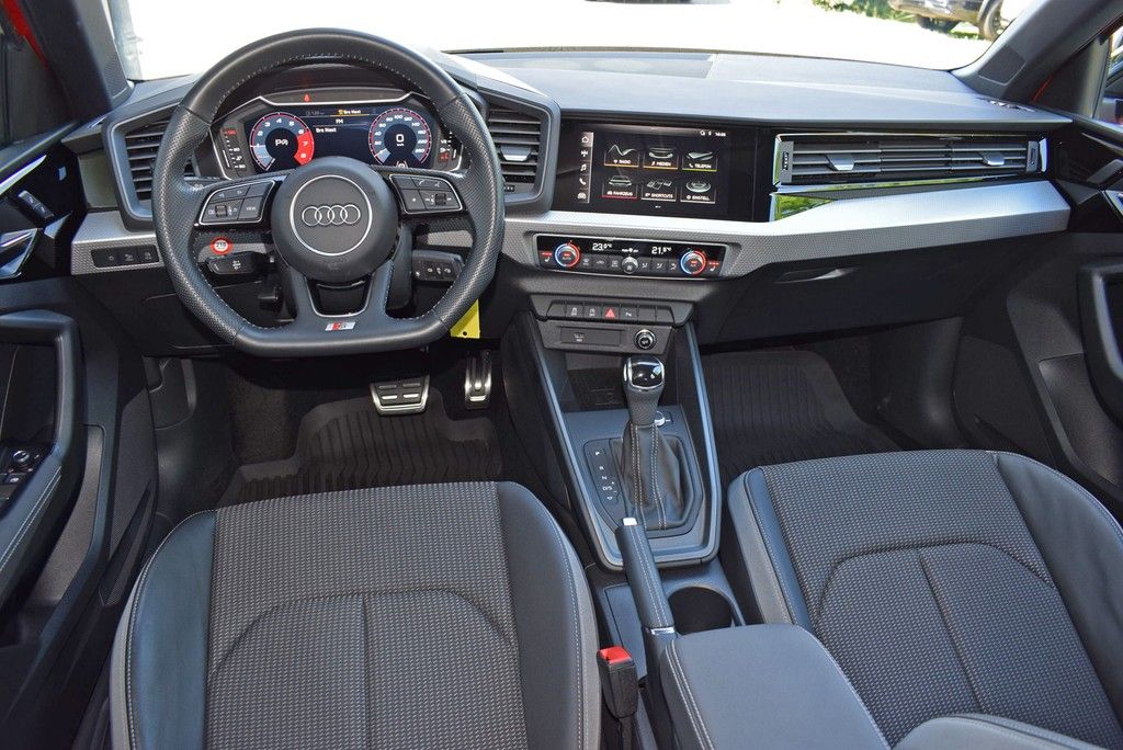 Audi A1 Sportback 30 TFSI S-line - Samsaru's Car Outlet