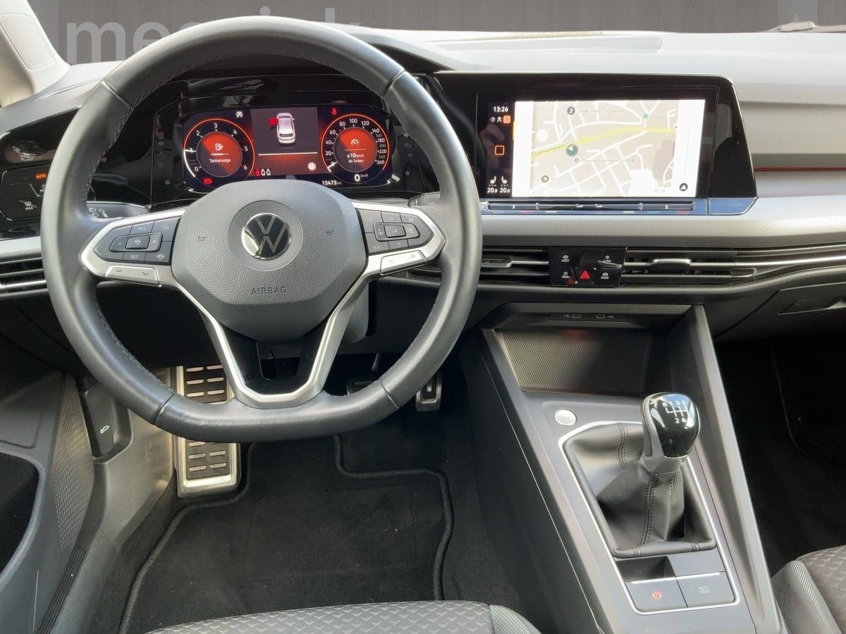 Volkswagen Golf VIII 2.0 TDI Active - Samsaru's Car Outlet