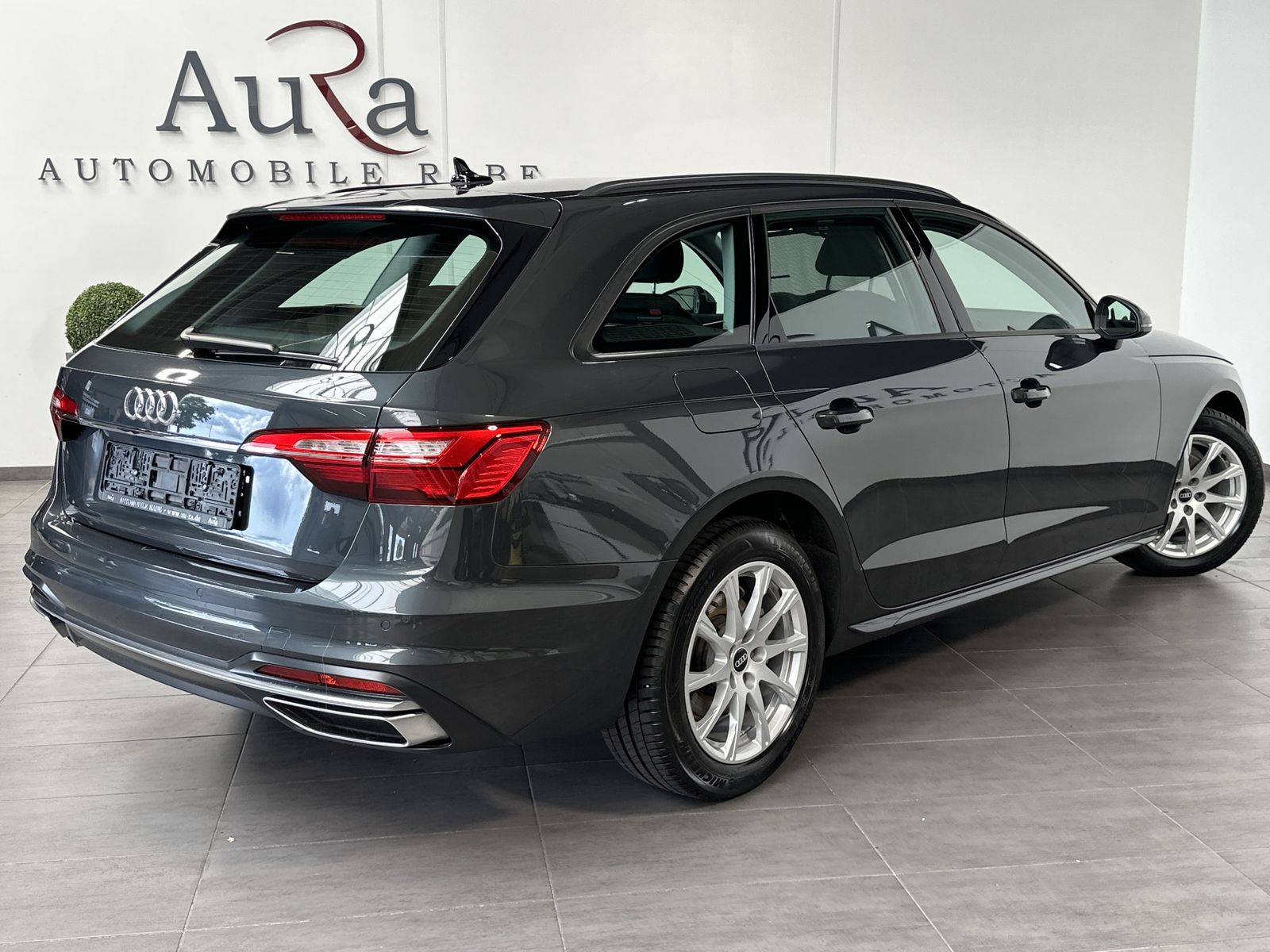 Audi A4 Avant 35 TDI Advanced - Samsaru's Car Outlet