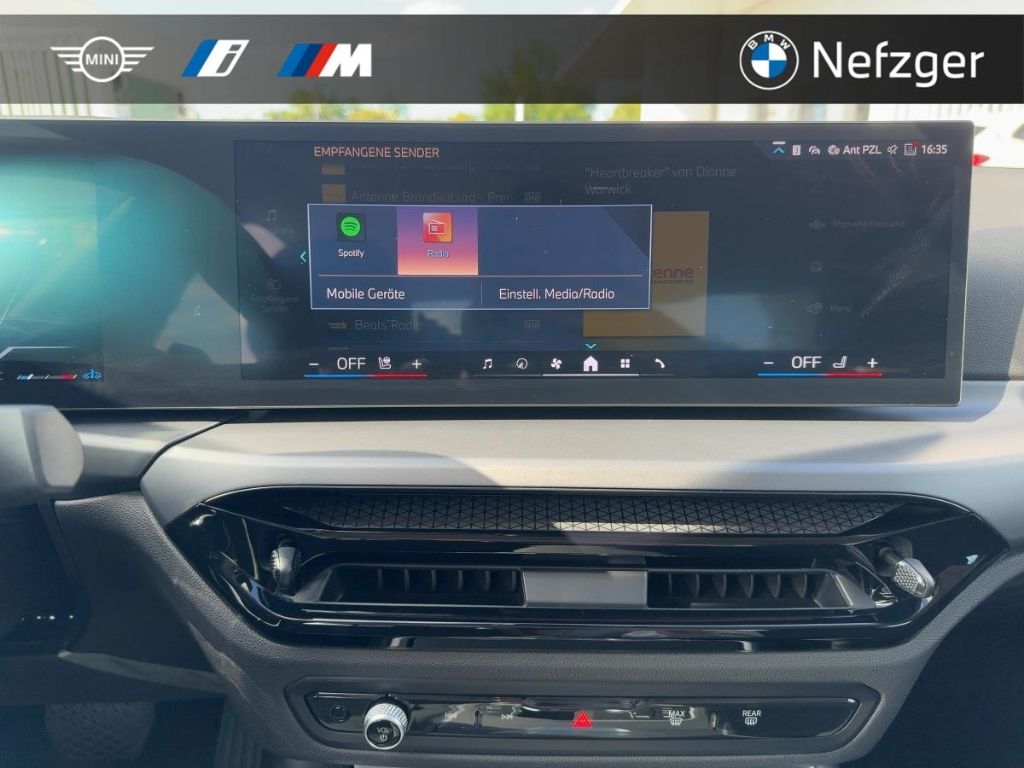 BMW 320 i xDrive Limousine LED RFK LED Ambiente