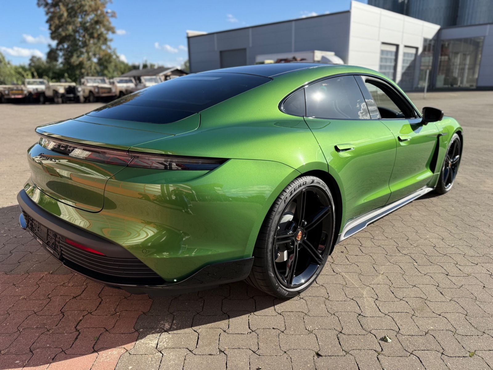 Porsche TAYCAN 4S RHD RECHTSLENKER, PANO, BOSE