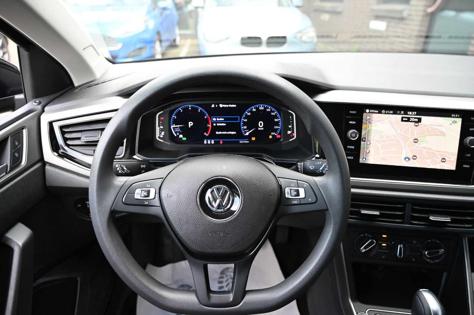 Volkswagen Polo VI 1.0 TSI Comfortline - Samsaru's Car Outlet