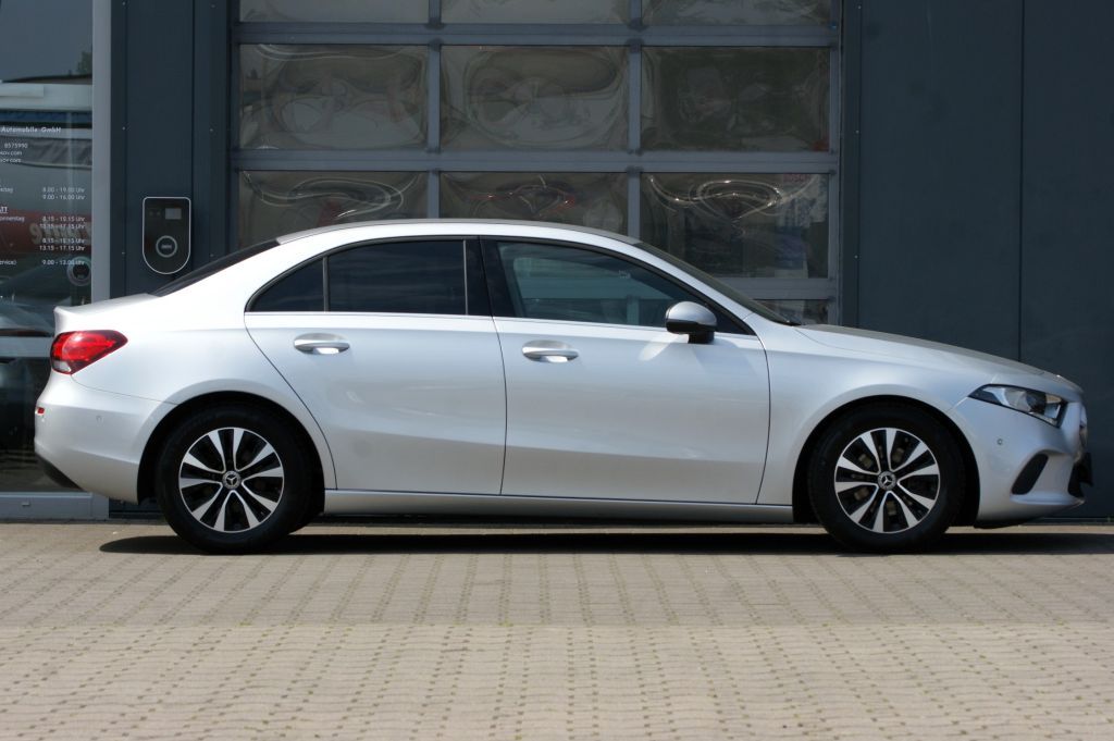 Mercedes-Benz A 180 d 7G-DCT Style - Samsaru's Car Outlet