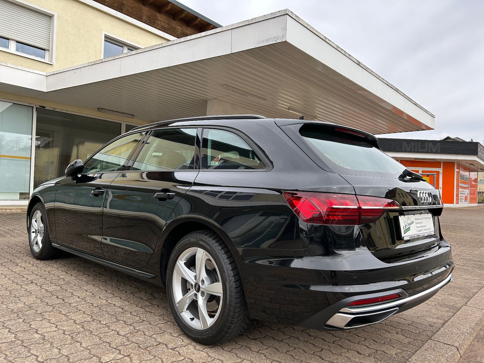 Audi A4 Avant 35 TDI Aut - Samsaru's Car Outlet
