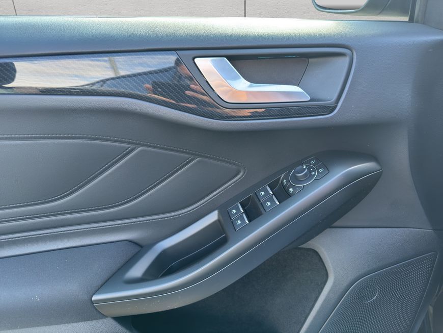 Ford Focus Turnier 1.0 EcoBoost Hybrid Aut. ST-LINE X