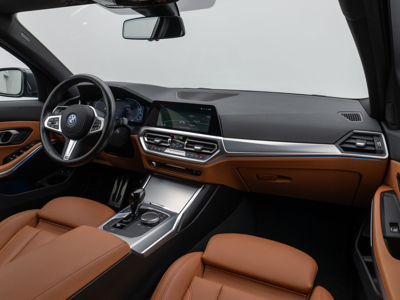 BMW 330e M Sport - Samsaru's Car Outlet