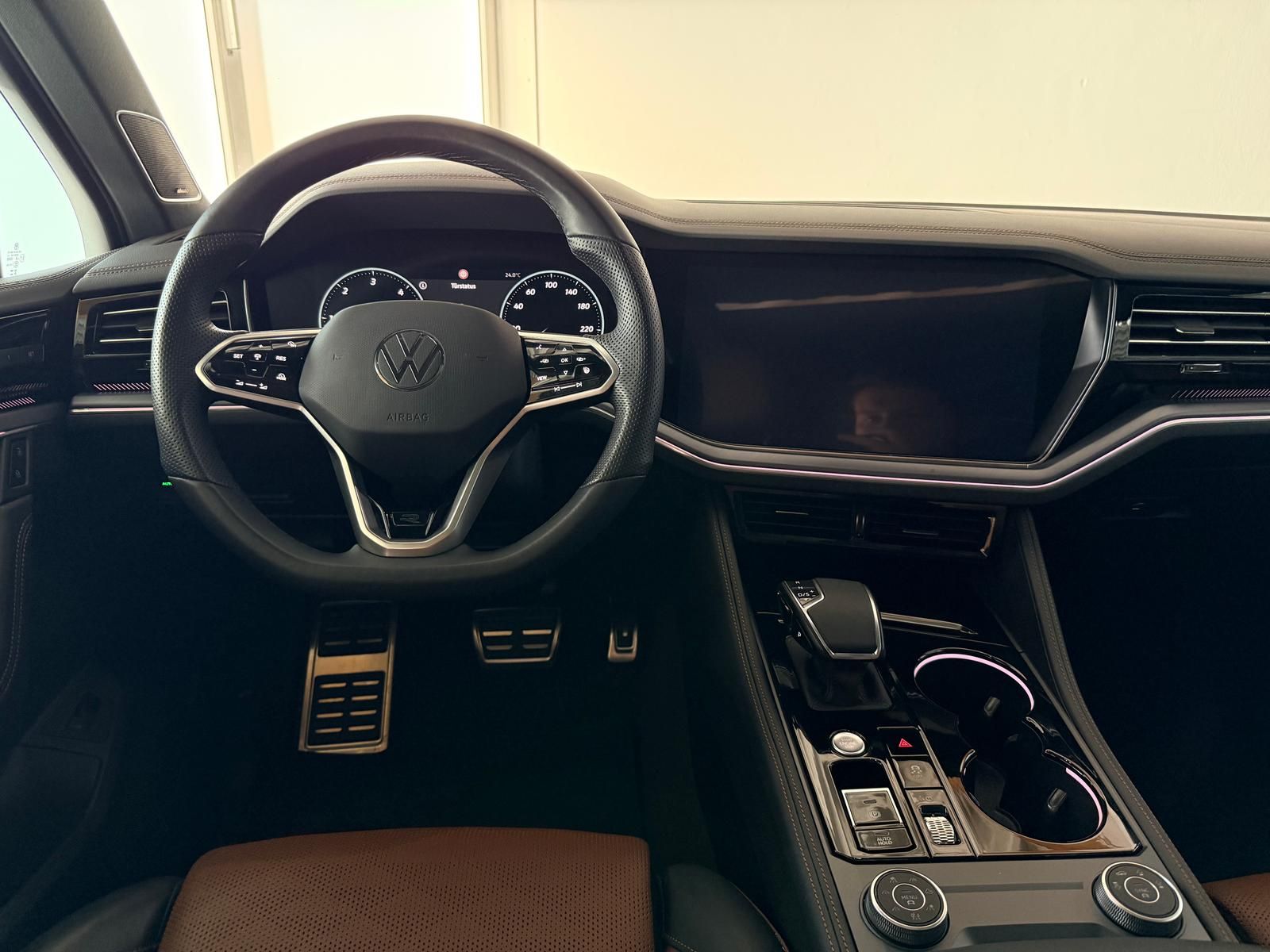 Volkswagen Touareg R-Line-Pano/ACC/AHK/360/Dynaudio/Massage