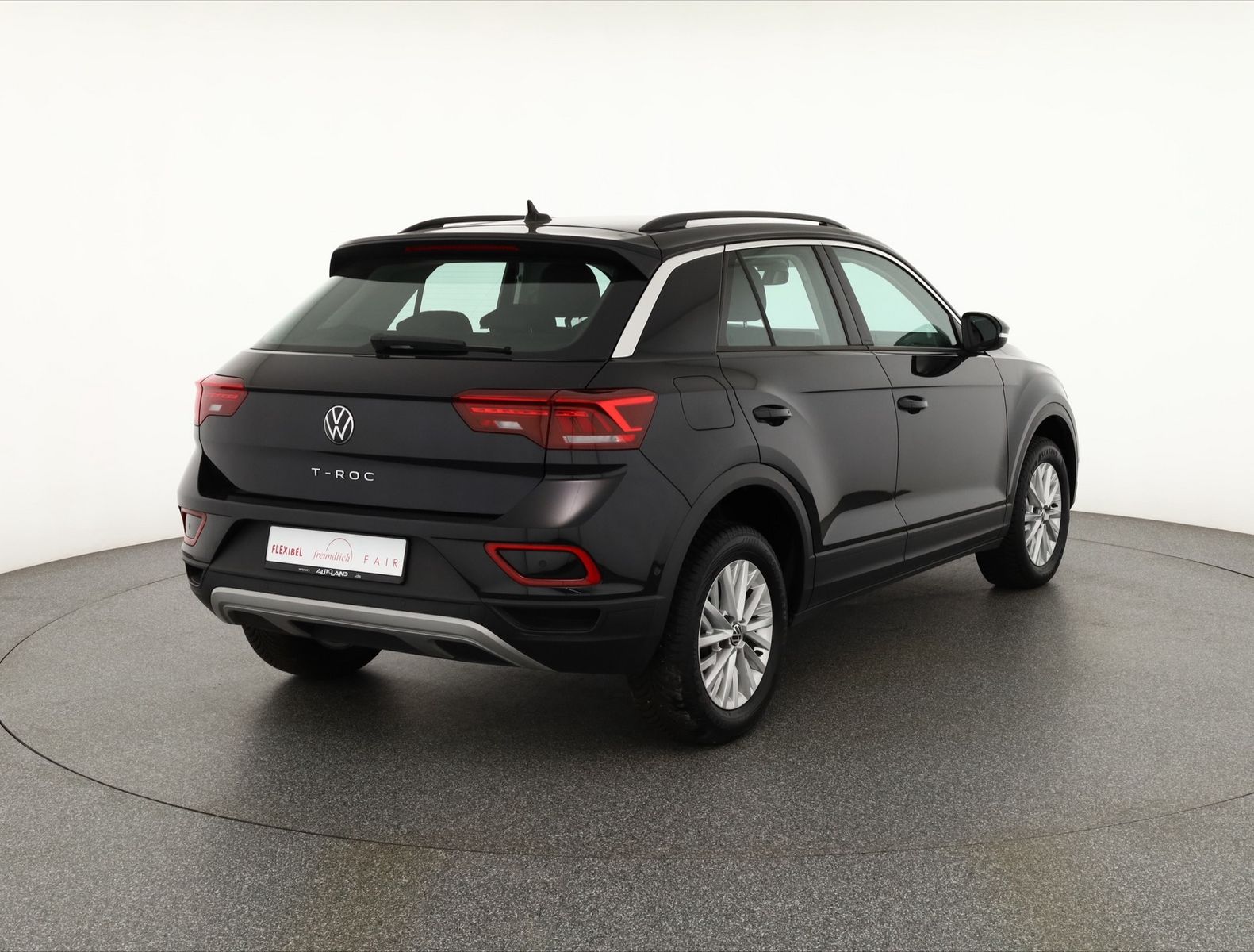 Volkswagen T-Roc 1.5 TSI DSG - Samsaru's Car Outlet