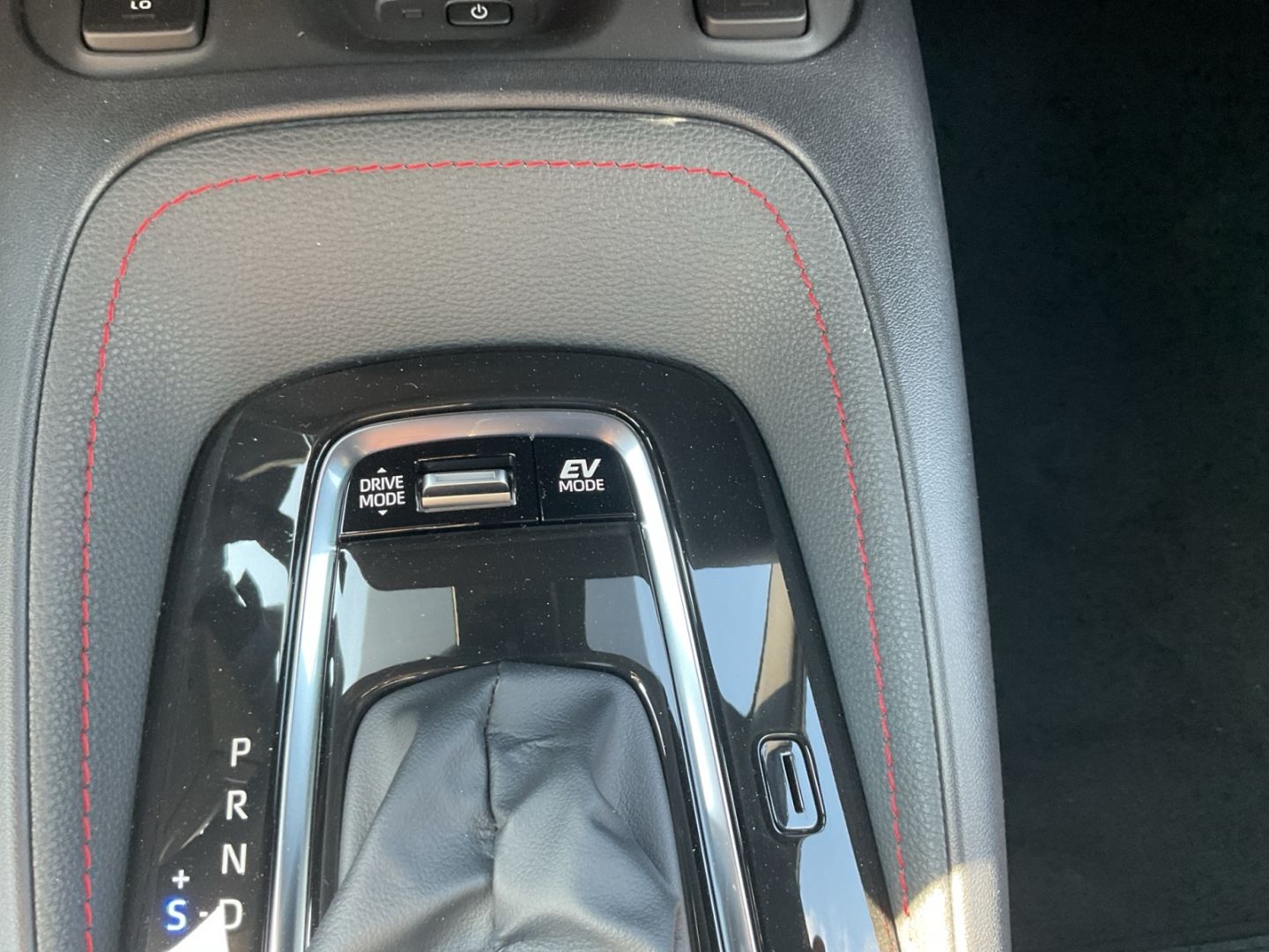 Toyota Corolla 2.0 Hybrid TS GR Sport LED Kamera SHZ DA