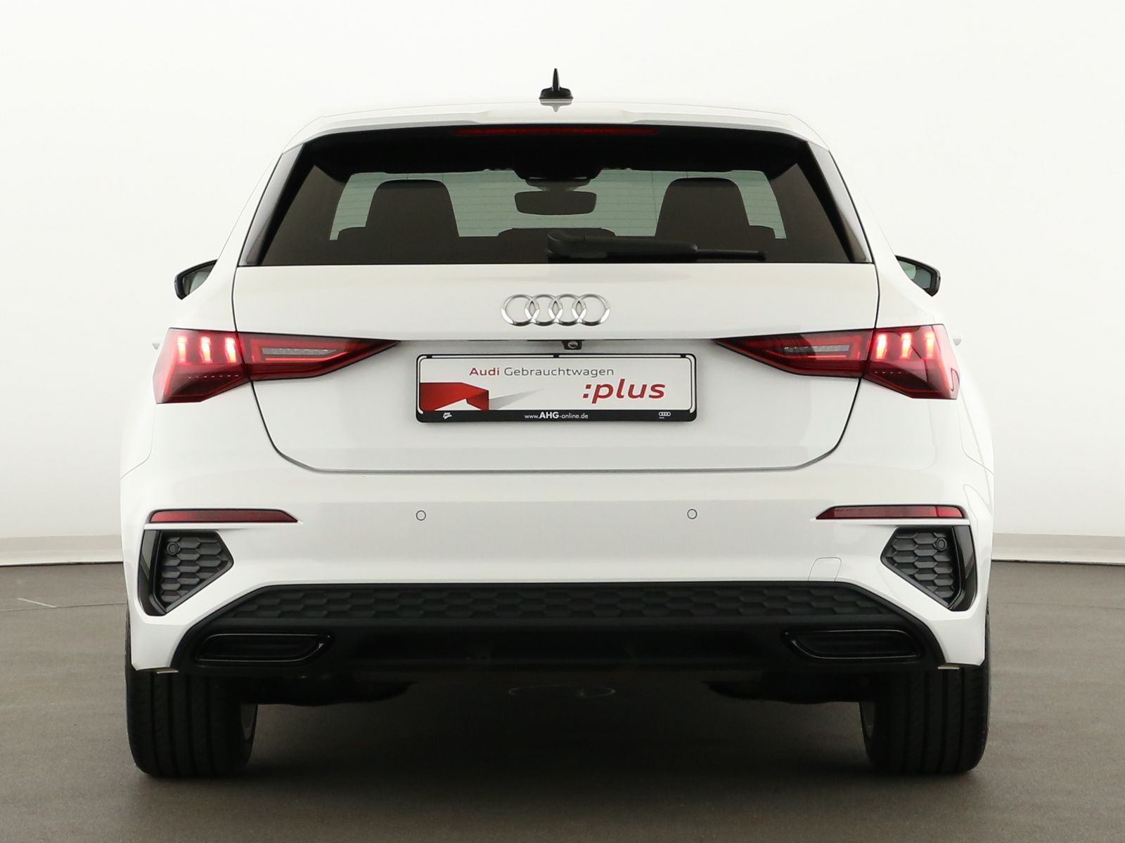 Audi A3 Sportback 40 TFSI e S line - Samsaru's Car Outlet