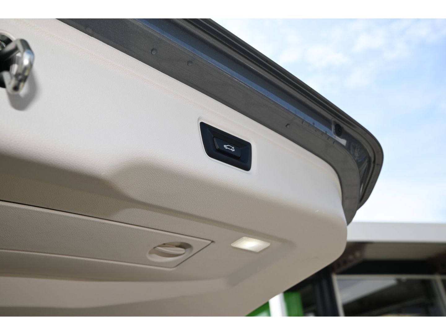 BMW 320d Touring - Samsaru's Car Outlet