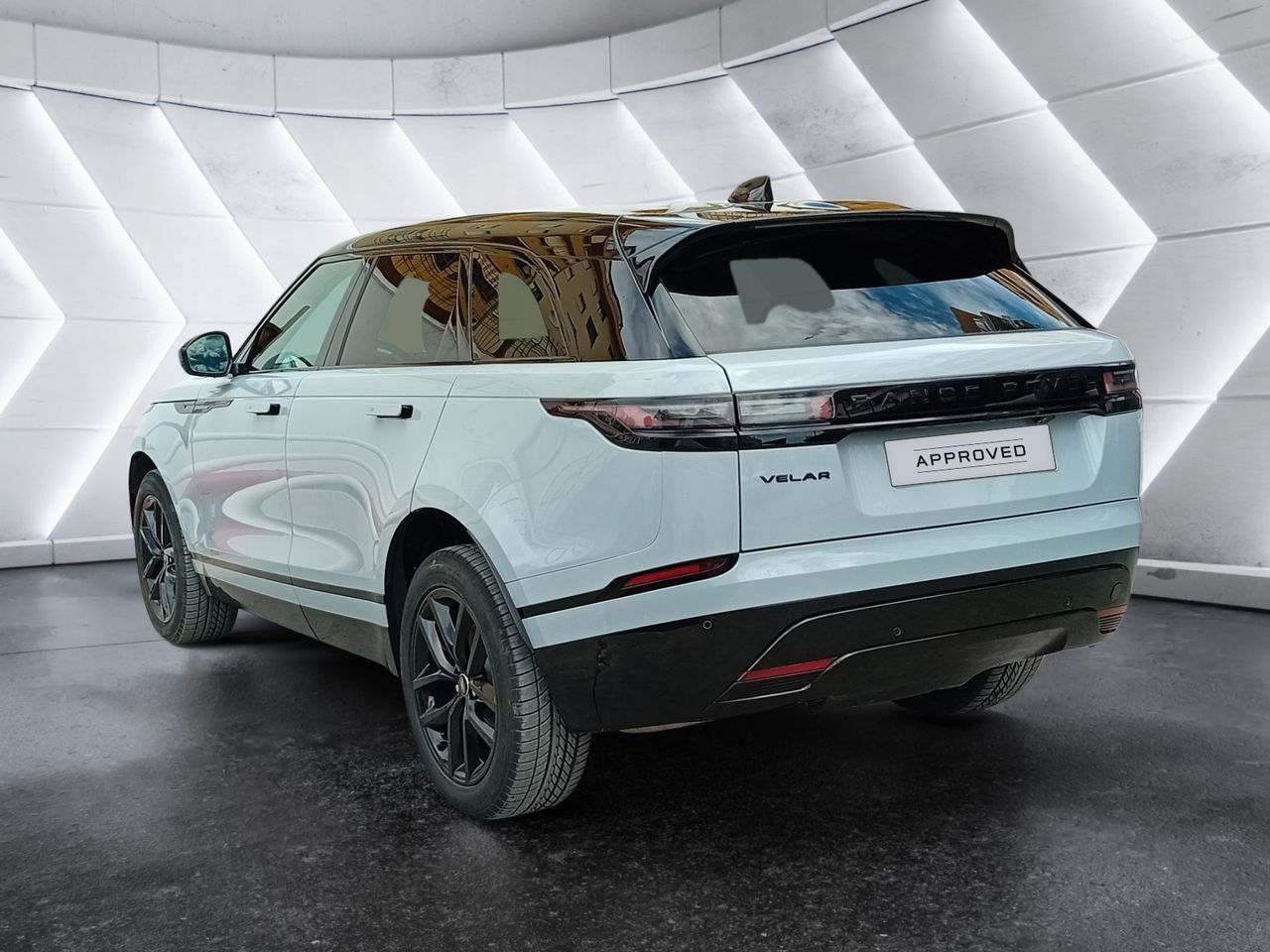 Range Rover Velar 2.0D I4 150kW Dynamic SE 4WD - Samsaru's Car Outlet