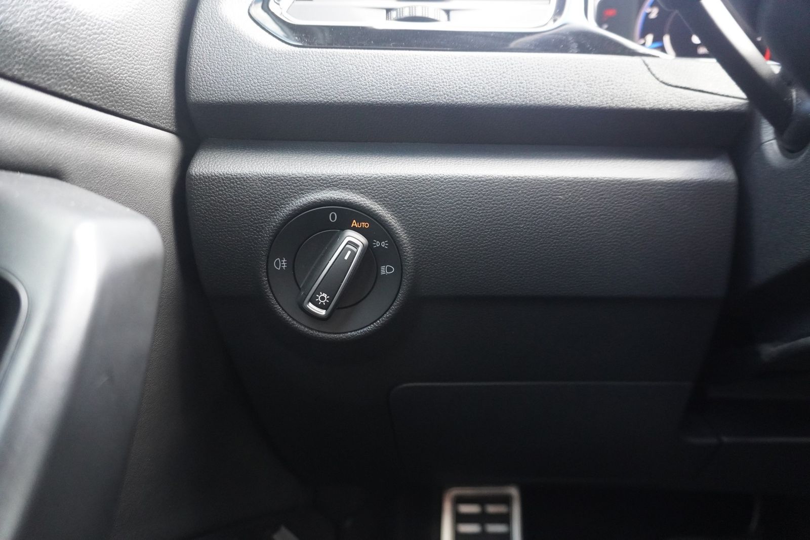 Volkswagen T-Roc 2.0 TSI R 4Motion DSG - Samsaru's Car Outlet