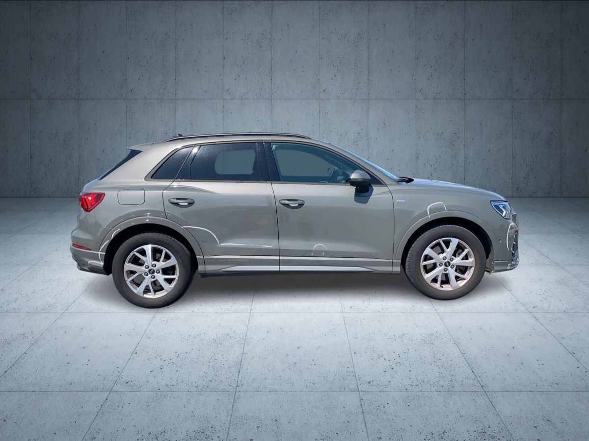 Audi Q3 45 TFSI quattro S line - Samsaru's Car Outlet