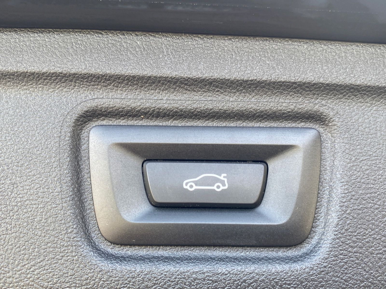 BMW 320 d xD M Sport - Samsaru's Car Outlet