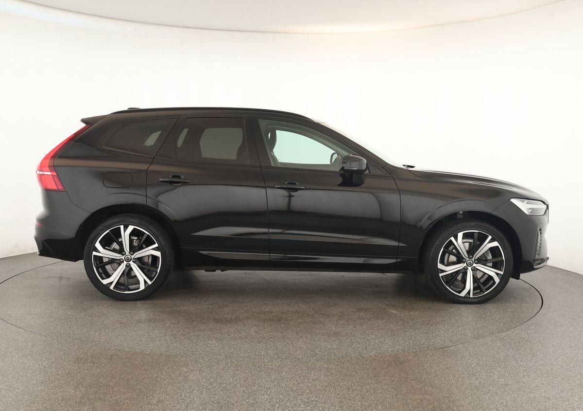 Volvo XC60 B4 AWD Plus Dark LED Pano ACC Kam 21" AHK
